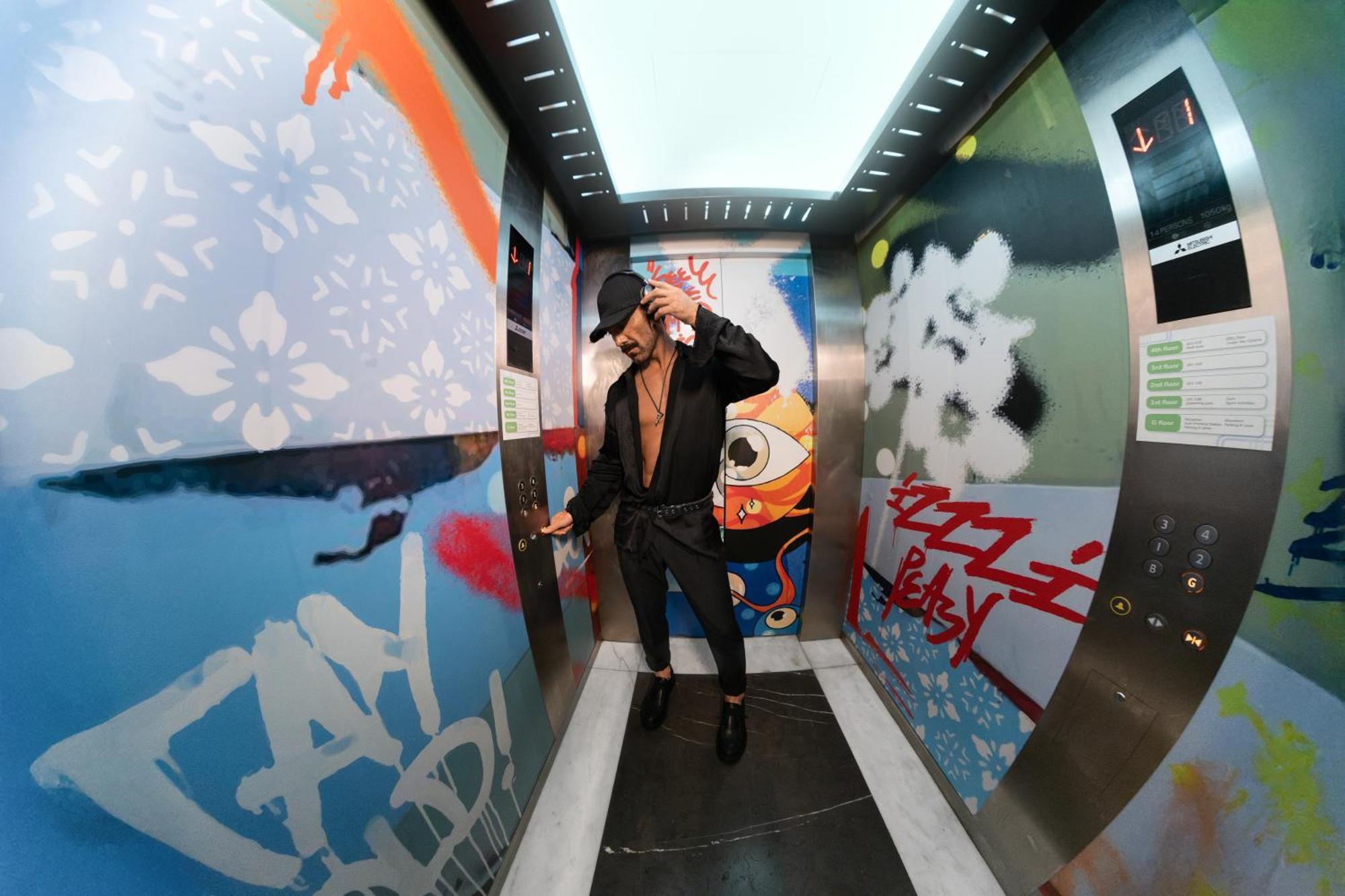 ドバイ Izzzi Life Mintアパートホテル エクステリア 写真